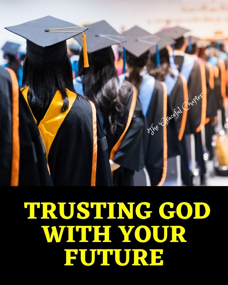8 Inspirational Prayers for Graduates and Their Future